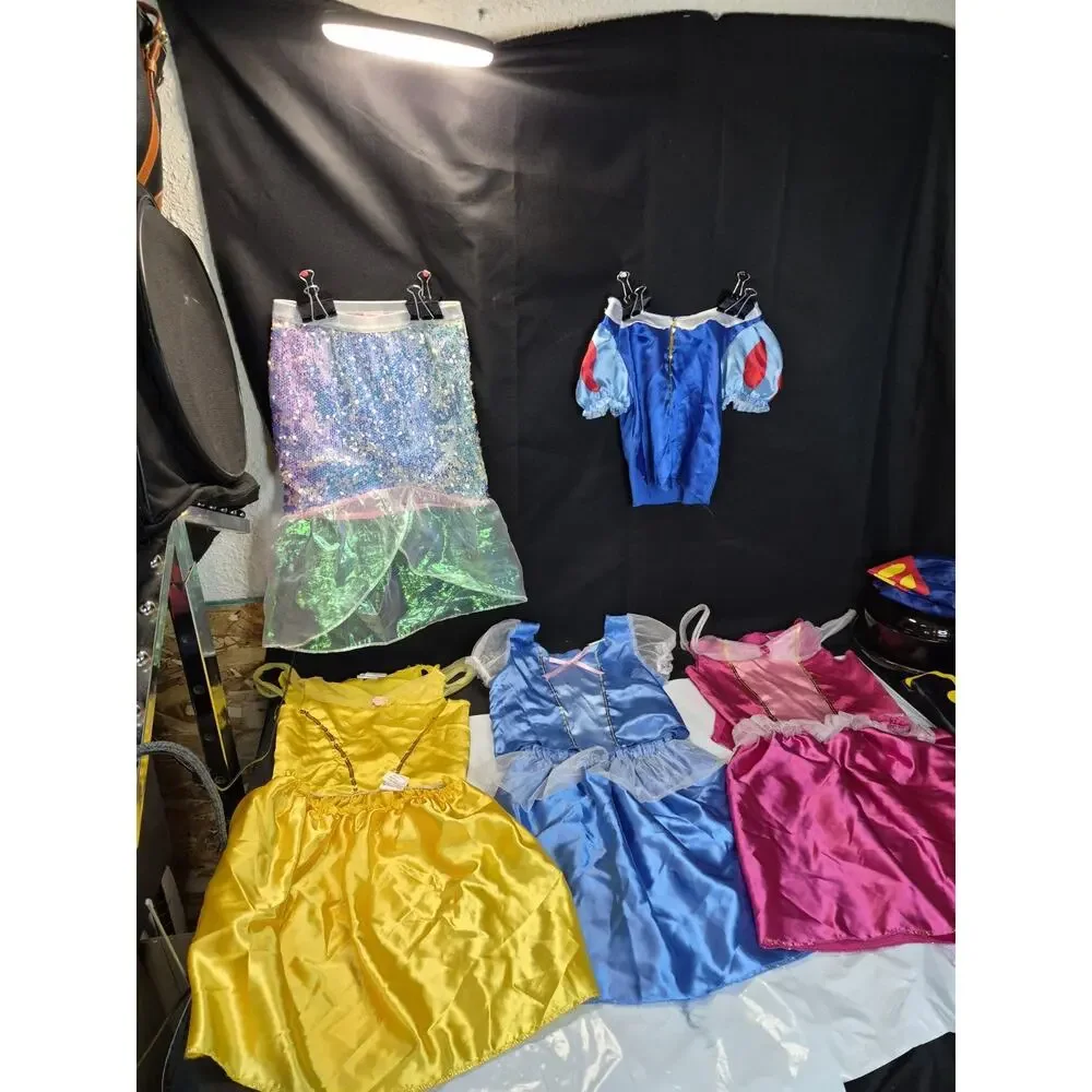 Disney Princess dress up trunk Outfits Age 4-6X, + Batman Superman Capes See Pic